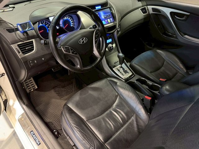 HYUNDAI現代 ELANTRA  第6張相片