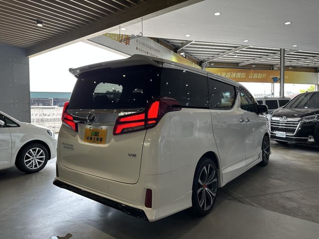 TOYOTA豐田 ALPHARD  第2張相片