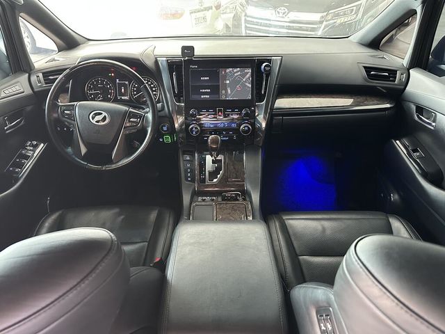 TOYOTA豐田 ALPHARD  第5張相片