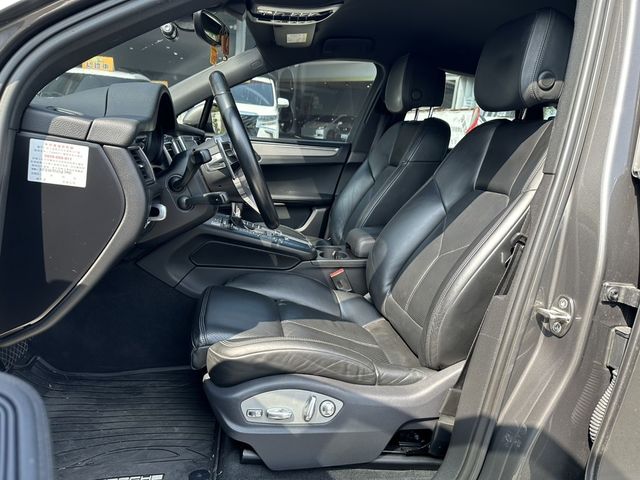 PORSCHE保時捷 MACAN  第7張相片