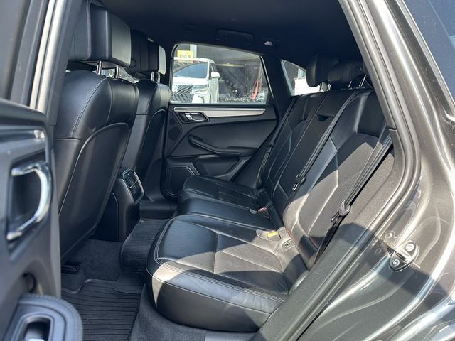 PORSCHE保時捷 MACAN  第9張相片