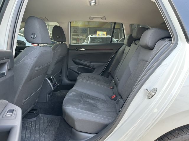 VOLKSWAGEN福斯 GOLF VARIANT  第9張相片