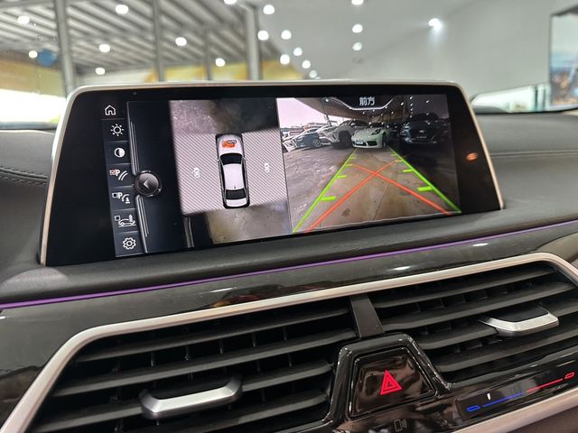 BMW寶馬 740LI  第7張相片