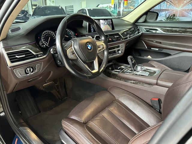 BMW寶馬 740LI  第9張相片