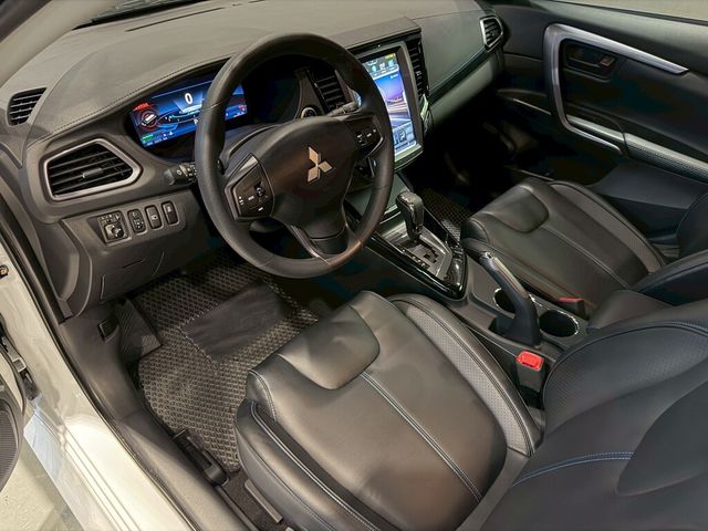 MITSUBISHI三菱 GRAND LANCER  第3張相片