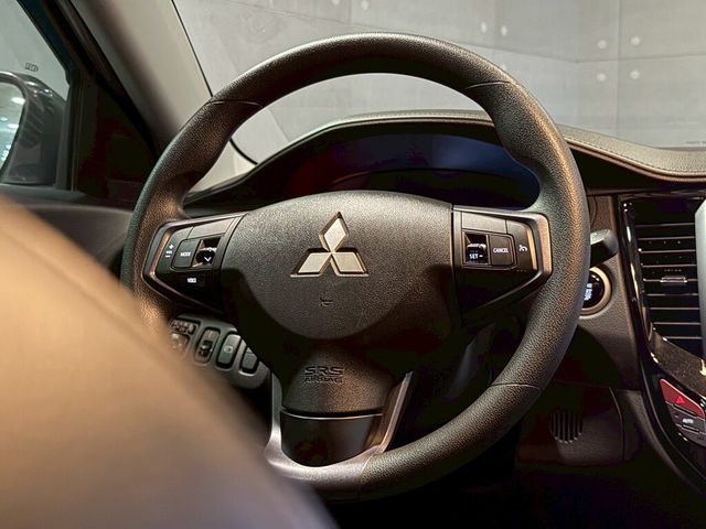 MITSUBISHI三菱 GRAND LANCER  第5張相片