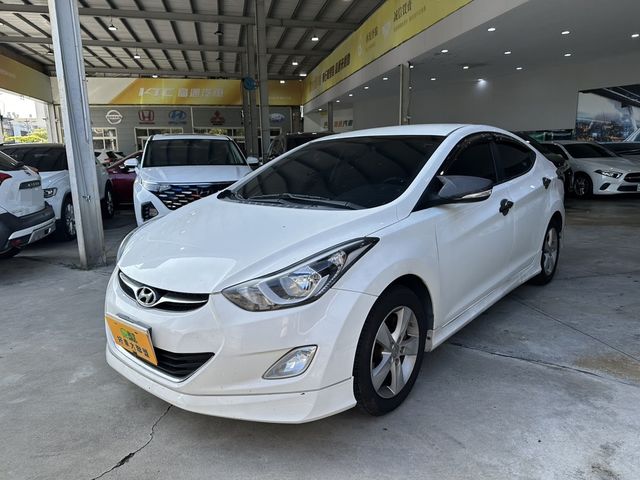 HYUNDAI現代 ELANTRA  第1張相片