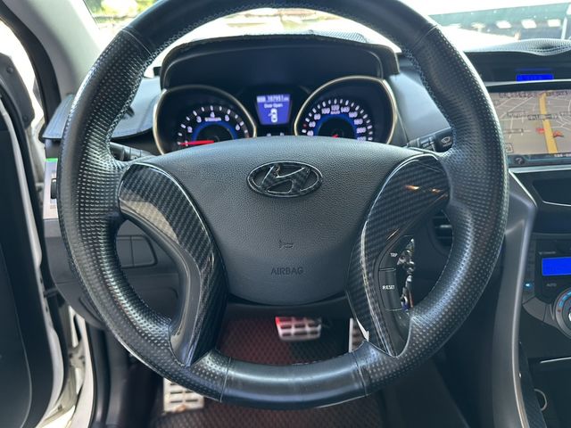 HYUNDAI現代 ELANTRA  第4張相片
