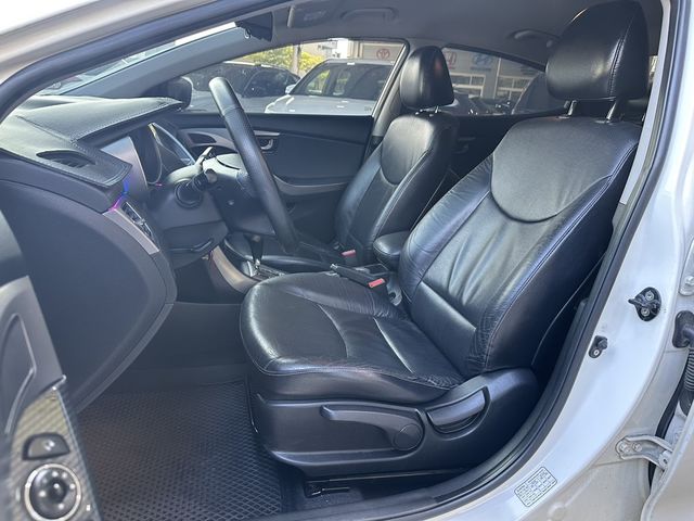 HYUNDAI現代 ELANTRA  第8張相片