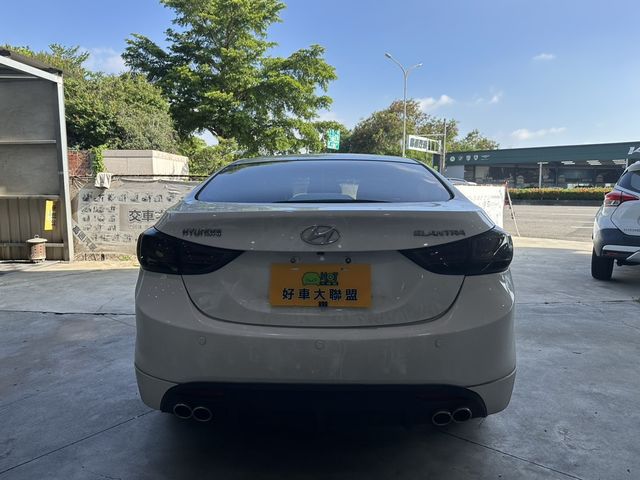 HYUNDAI現代 ELANTRA  第10張相片