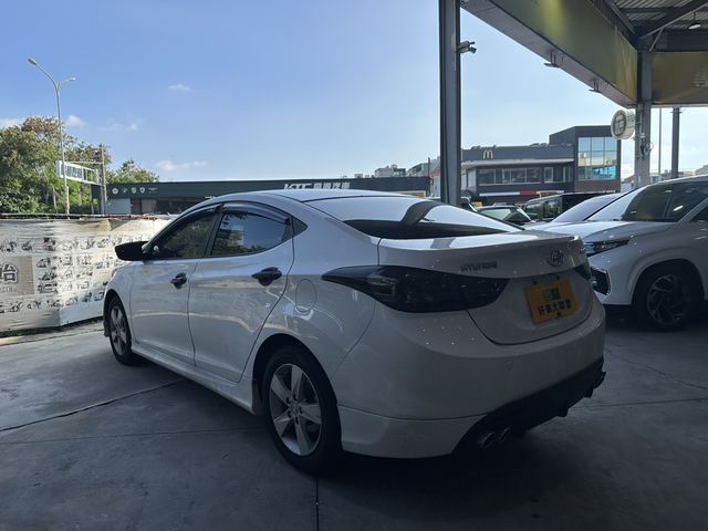 HYUNDAI現代 ELANTRA  第11張相片