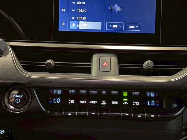 LEXUS凌志 UX300H  第9張相片