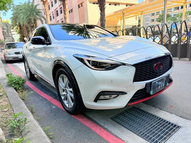 INFINITI無限 Q30  第1張相片