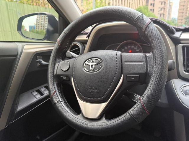 TOYOTA豐田 RAV4  第8張相片