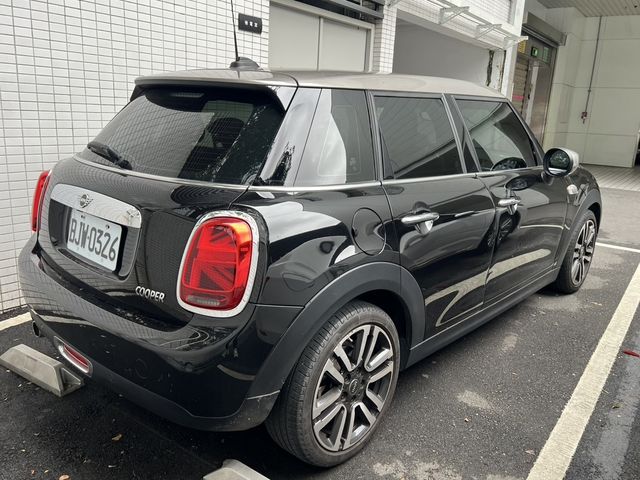 MINI迷你 MINI 5-DOOR  第2張相片
