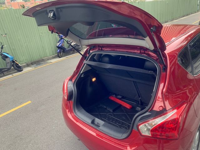 NISSAN日產 TIIDA  第7張相片
