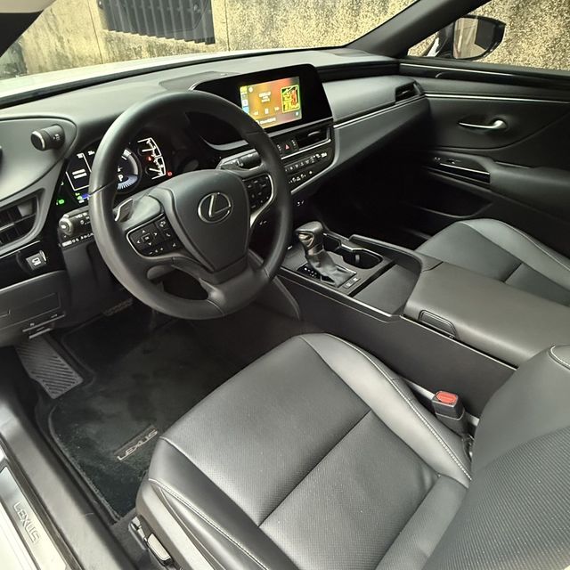 LEXUS凌志 ES300H  第3張相片