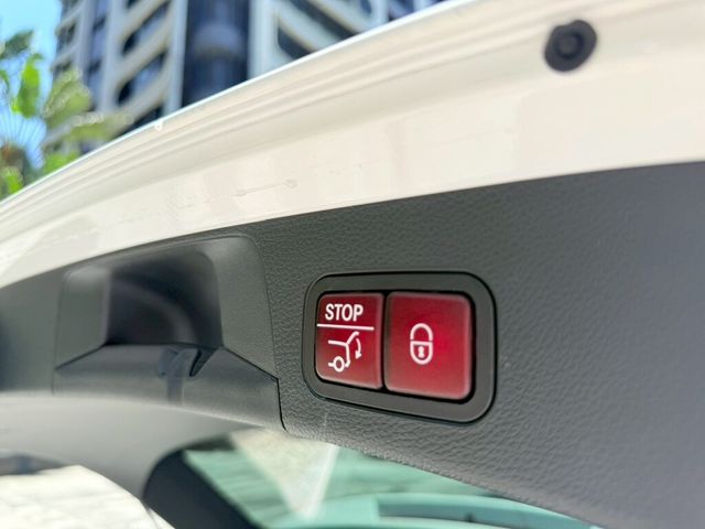 M-BENZ賓士 C300  第6張相片