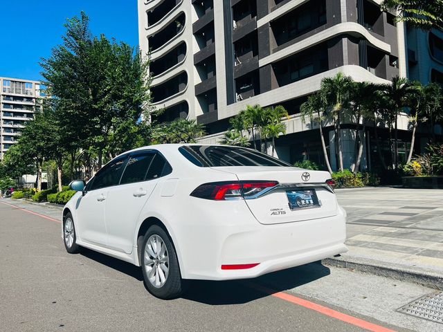 TOYOTA豐田 ALTIS  第3張相片