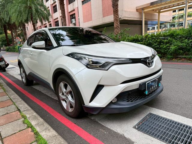 TOYOTA豐田 C-HR  第1張相片