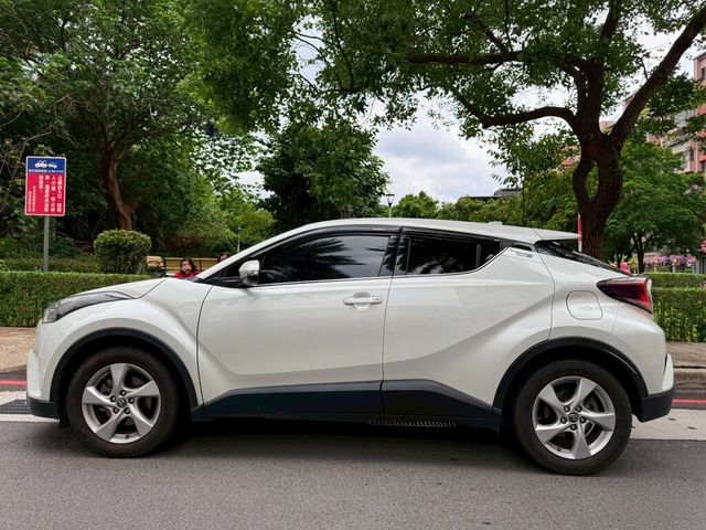 TOYOTA豐田 C-HR  第3張相片