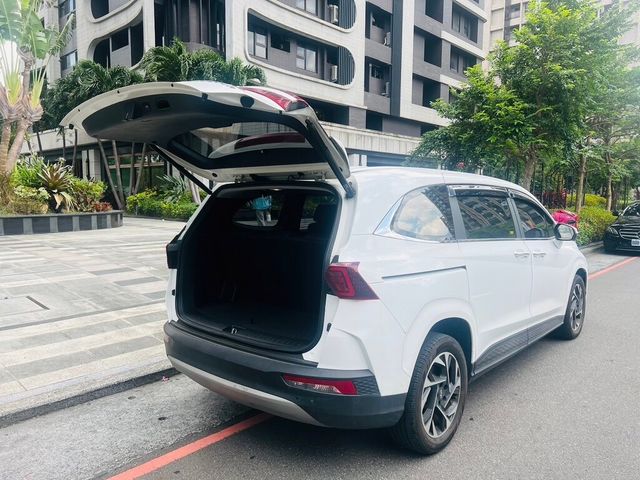 HYUNDAI現代 CUSTIN  第5張相片