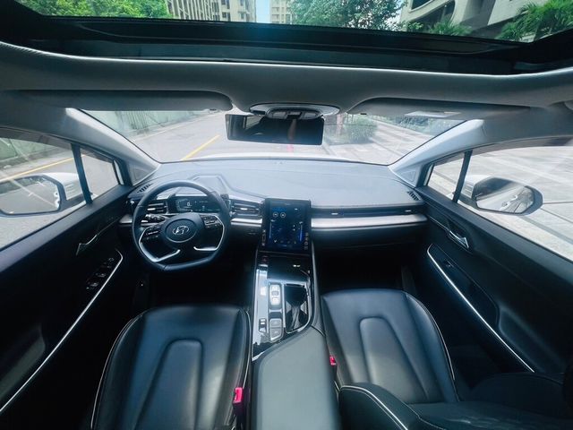 HYUNDAI現代 CUSTIN  第9張相片