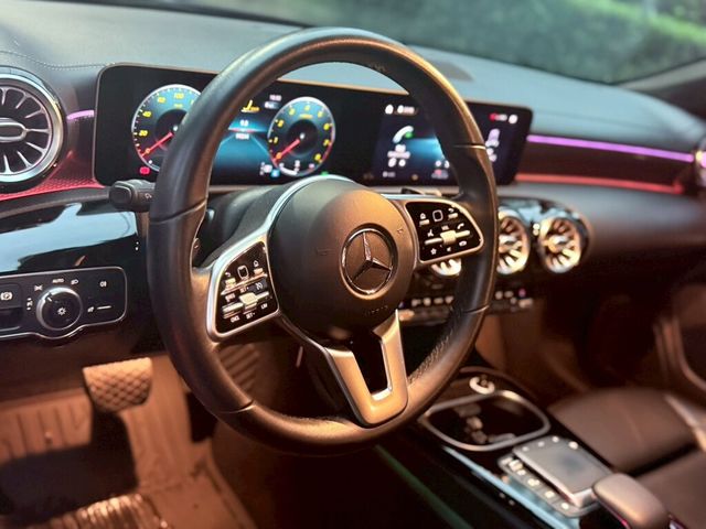 M-BENZ賓士 CLA200  第5張相片