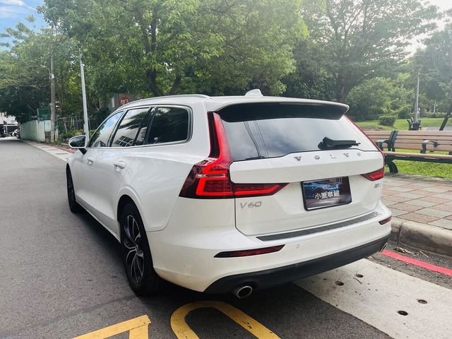VOLVO富豪 V60  第2張相片