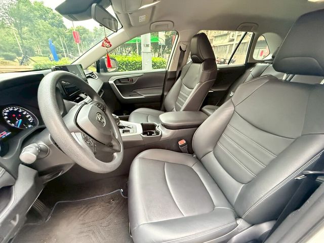 TOYOTA豐田 RAV4  第5張相片