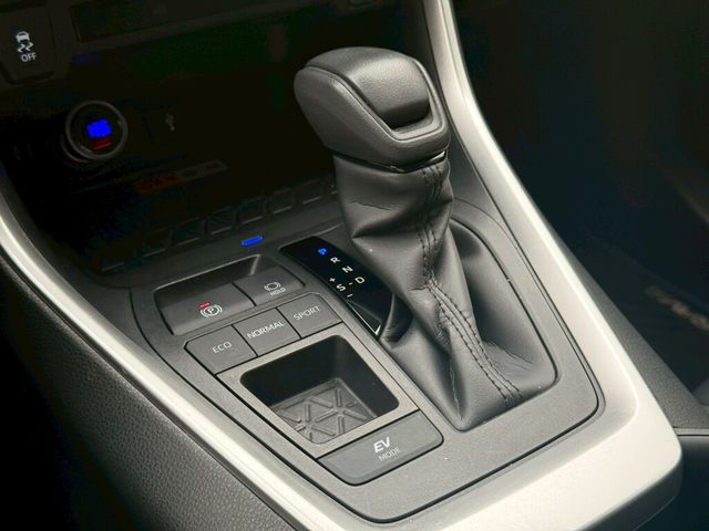 TOYOTA豐田 RAV4  第10張相片