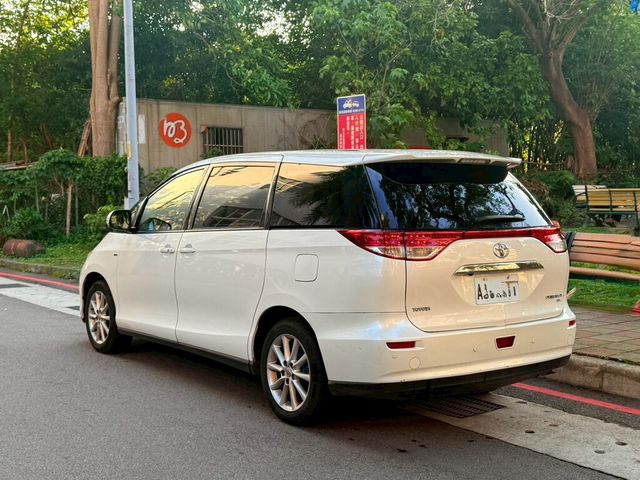 TOYOTA豐田 PREVIA  第2張相片