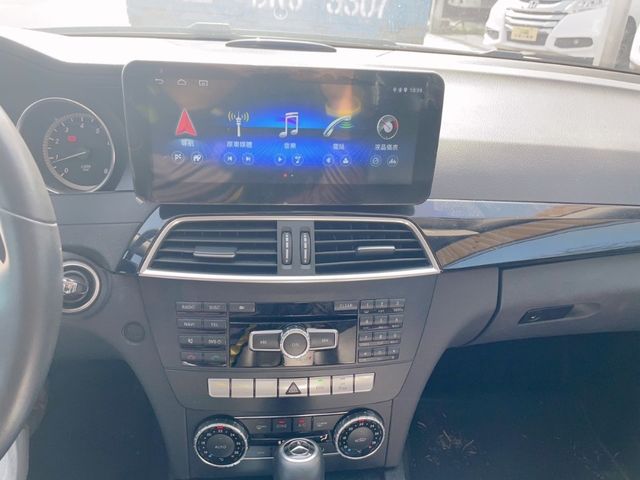 M-BENZ賓士 C200  第7張相片