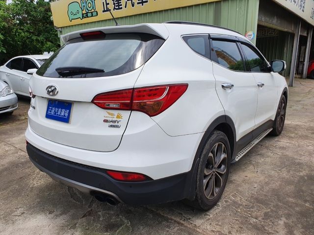 HYUNDAI現代 SANTA FE  第2張相片
