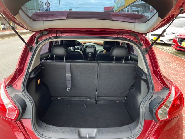 NISSAN日產 TIIDA  第5張相片
