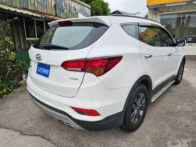 HYUNDAI現代 SANTA FE  第2張相片