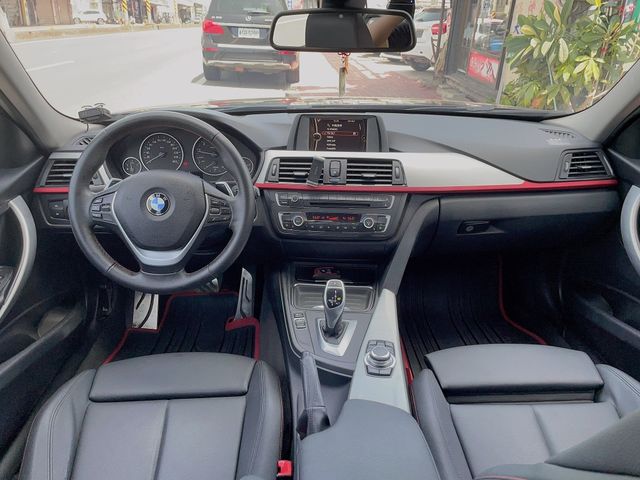 BMW寶馬 320I  第6張相片