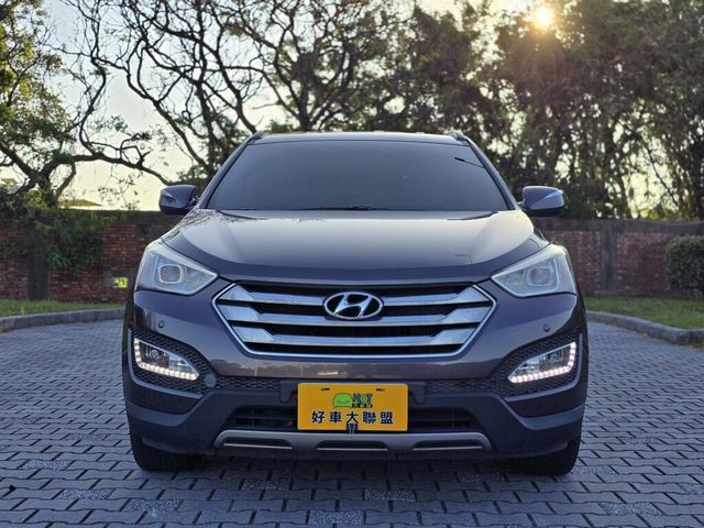 HYUNDAI現代 SANTA FE  第3張相片