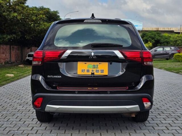 MITSUBISHI三菱 OUTLANDER  第4張相片