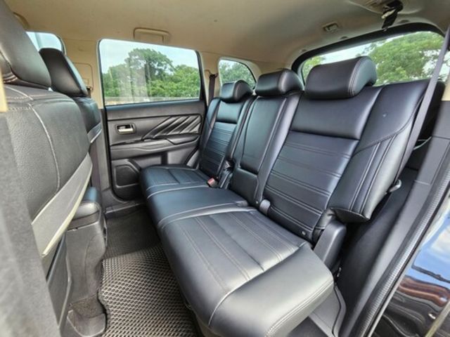 MITSUBISHI三菱 OUTLANDER  第9張相片