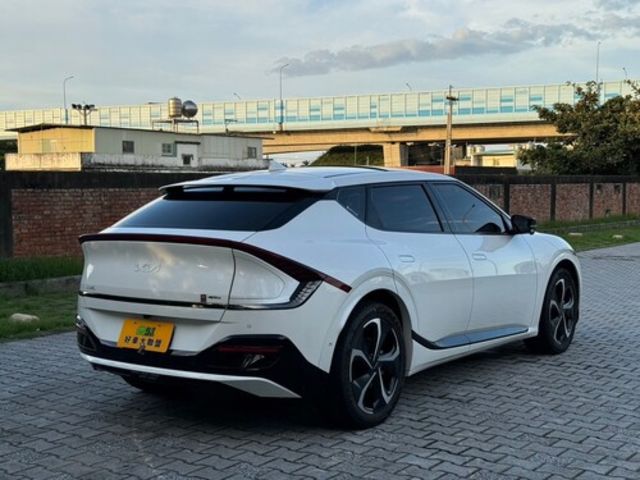 KIA起亞 EV6  第2張相片