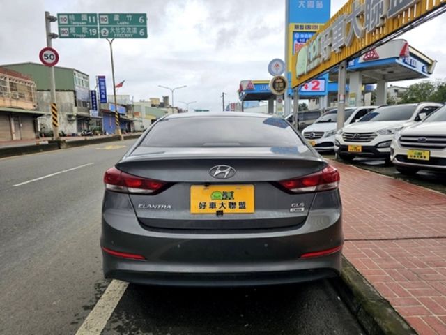 HYUNDAI現代 ELANTRA  第4張相片