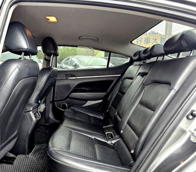 HYUNDAI現代 ELANTRA  第9張相片