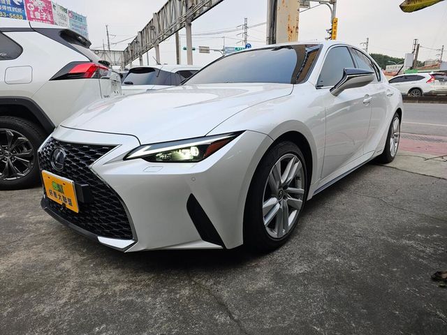 LEXUS凌志 IS 300H  第1張相片