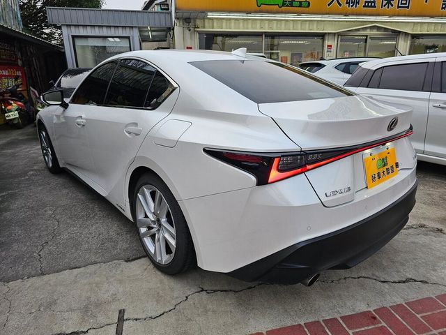 LEXUS凌志 IS 300H  第2張相片