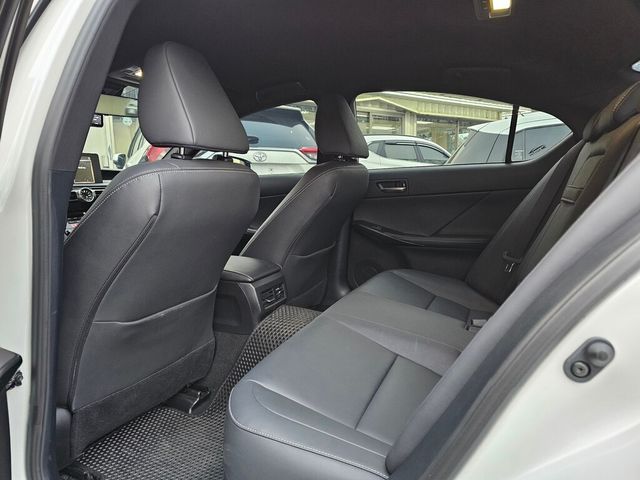 LEXUS凌志 IS 300H  第10張相片