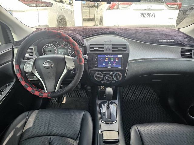 NISSAN日產 TIIDA  第5張相片