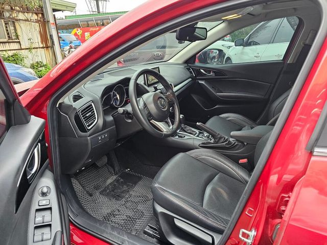 MAZDA馬自達 MAZDA 3  第7張相片