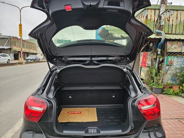 M-BENZ賓士 A180  第11張相片
