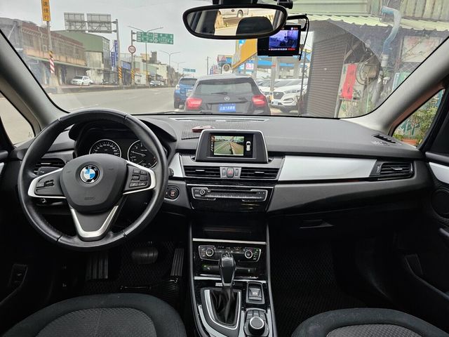 BMW寶馬 218I  第6張相片